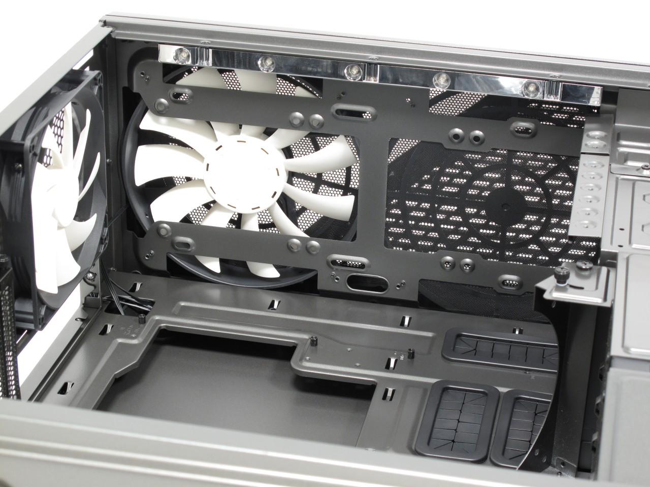 [15/10/2012] Hands-on-Test: Big-Tower NZXT Phantom 820 (12)