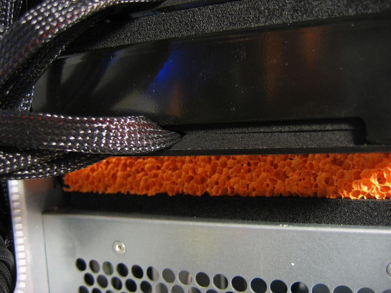 [02/10/2012] Pumpe und Festplatte ruhigstellen: Die Entkopplungs-Sandwiches der Community (9)