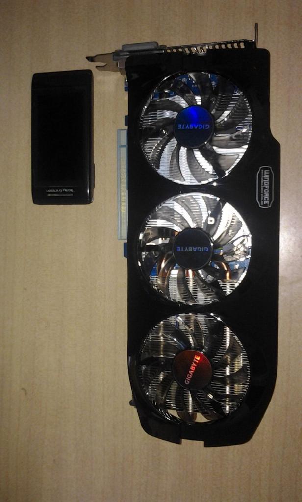 [02/10/2012] Update vom 03.10. mit Fermi-Prototyp, 3dfx-Basteleien und High-End-Boliden (26)