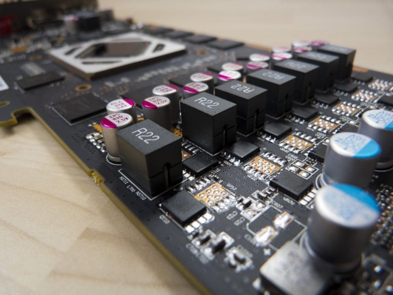 [02/10/2012] Update vom 03.10. mit Fermi-Prototyp, 3dfx-Basteleien und High-End-Boliden (5)