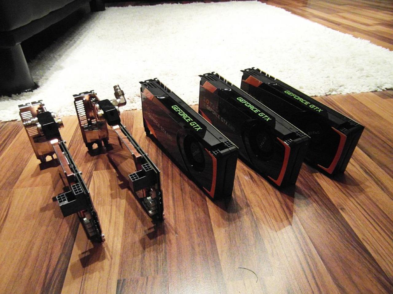 [02/10/2012] Update vom 03.10. mit Fermi-Prototyp, 3dfx-Basteleien und High-End-Boliden (46)