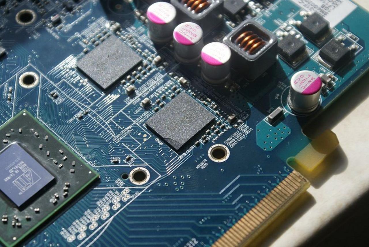 [02/10/2012] Update vom 03.10. mit Fermi-Prototyp, 3dfx-Basteleien und High-End-Boliden (90)