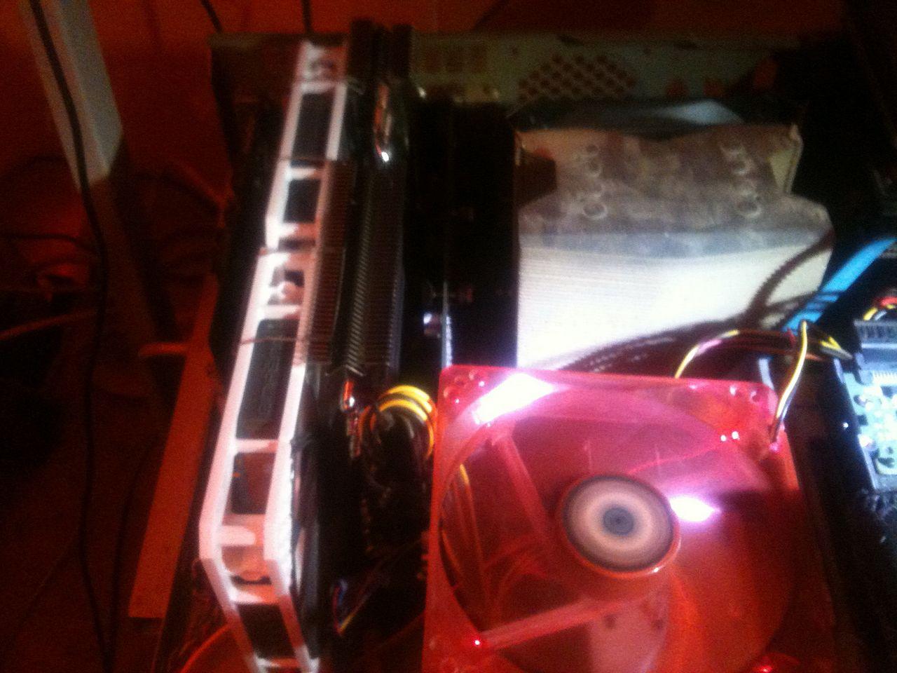 [02/10/2012] Update vom 03.10. mit Fermi-Prototyp, 3dfx-Basteleien und High-End-Boliden (95)