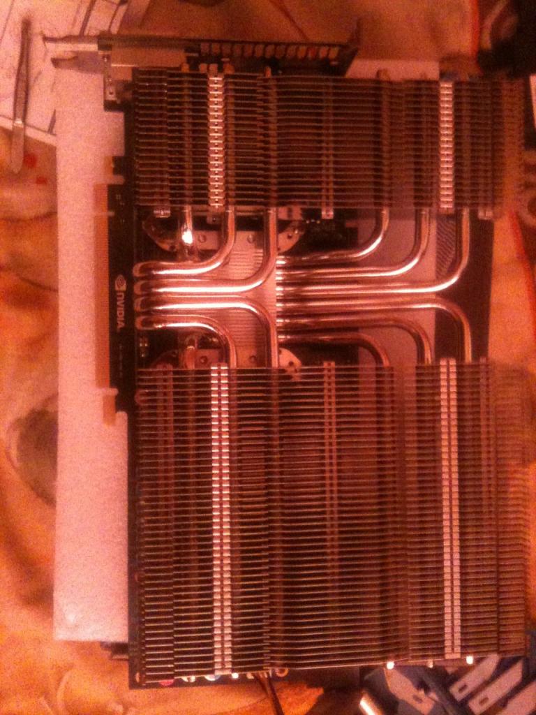 [02/10/2012] Update vom 03.10. mit Fermi-Prototyp, 3dfx-Basteleien und High-End-Boliden (96)