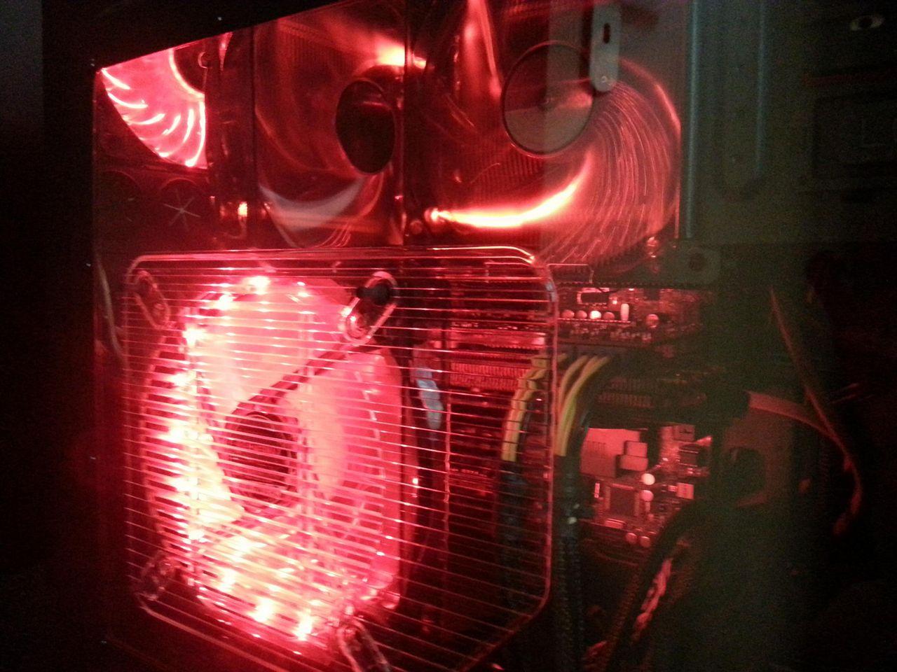 [12/10/2012] Update vom 14.10. mit neuen Luftkühlungen und cool in Szene gesetzter Hardware (24)