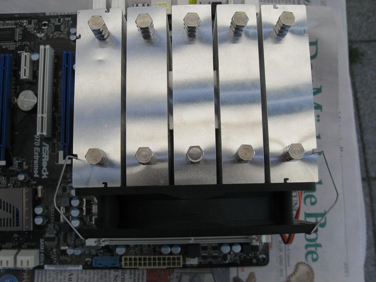 [12/10/2012] Update vom 14.10. mit neuen Luftkühlungen und cool in Szene gesetzter Hardware (14)