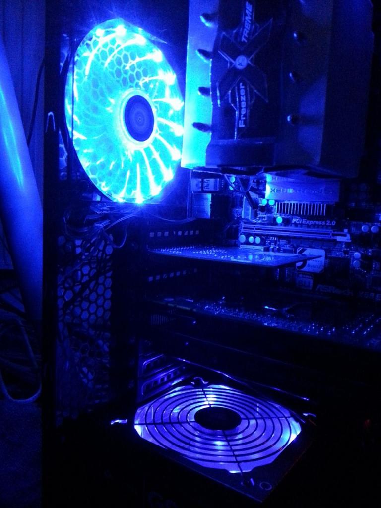 [26/10/2012] Update vom 27.10. mit neuer Hardware, die kaum zu übersehen ist. (11)