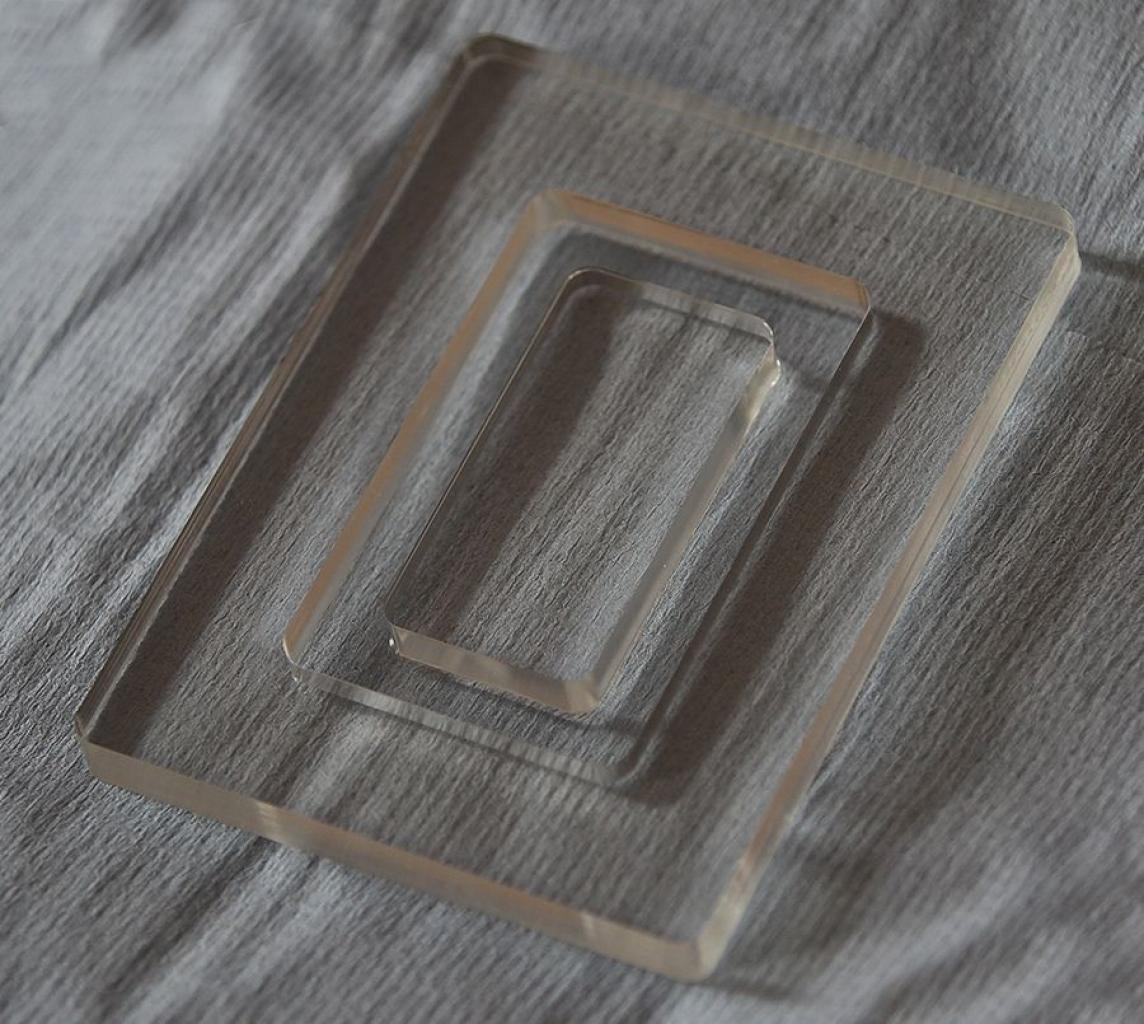 [04/10/2012] Update vom 04.10.: Platte im Carbon-Look mit Raven-Logo und beleuchteter SSD-Halterung (14)