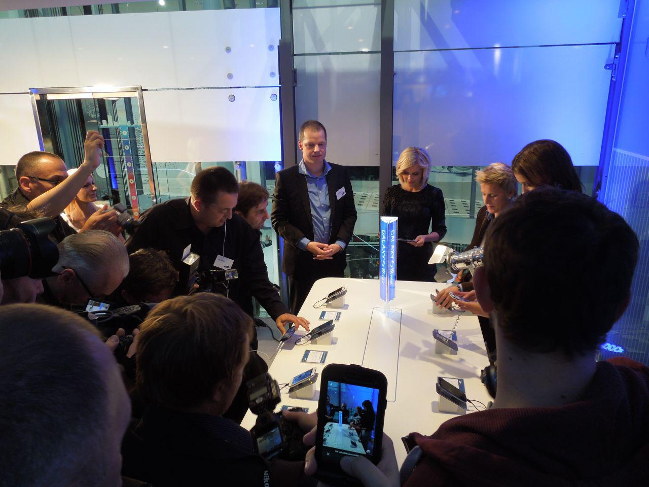 [11/10/2012] Galaxy S3 im Hands-On: Fischt Samsung im Teich des iPhone 5? (47)