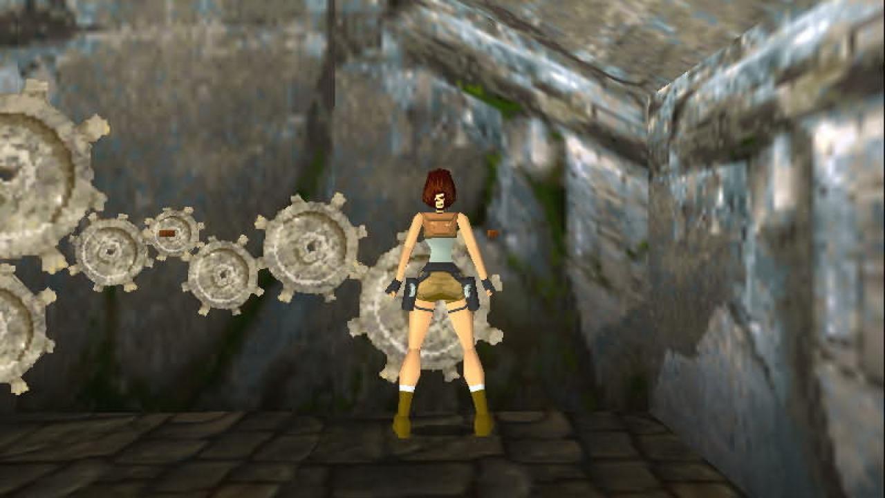 [09/10/2012] Erster Auftritt von Lara Croft. Noch ist die Engine nicht beschleunigt und die Brüste enorm.