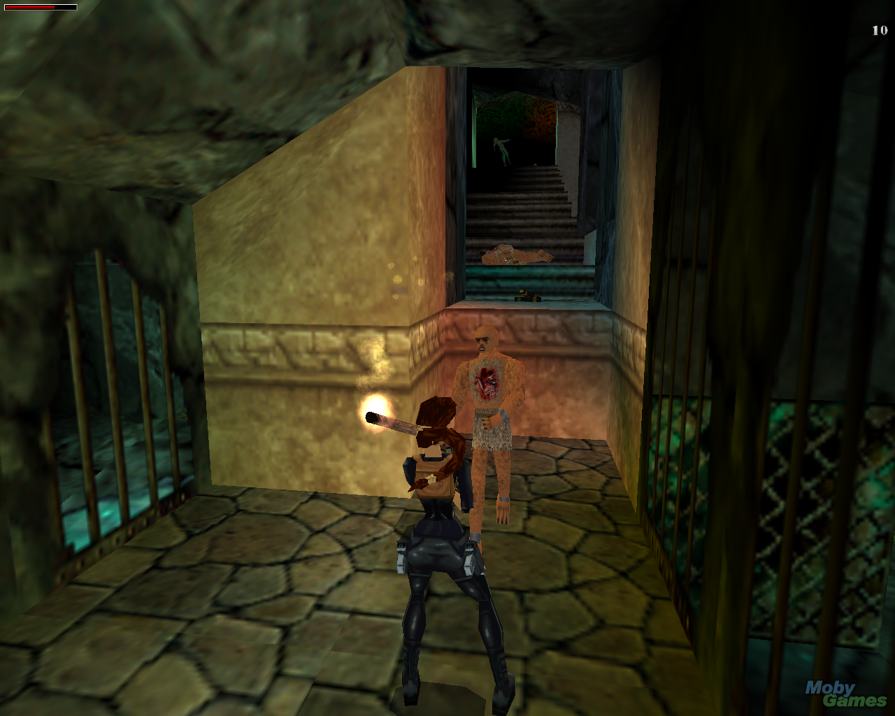 [09/10/2012] 1998, ein Jahr später, gibt es erneut eine Auflage von Tomb Raider. Lara Croft erreicht den Olymp und wird zum Sexsymbol - trotz polygonarmer Pixelgrafik.
