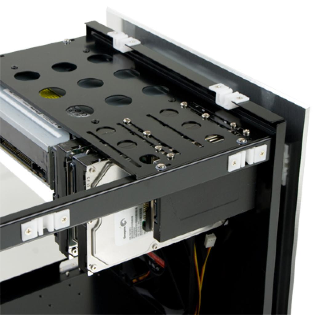 [29/10/2012] Abee präsentiert neues Gehäuse: RC0x-Cube aus Aluminium (10)
