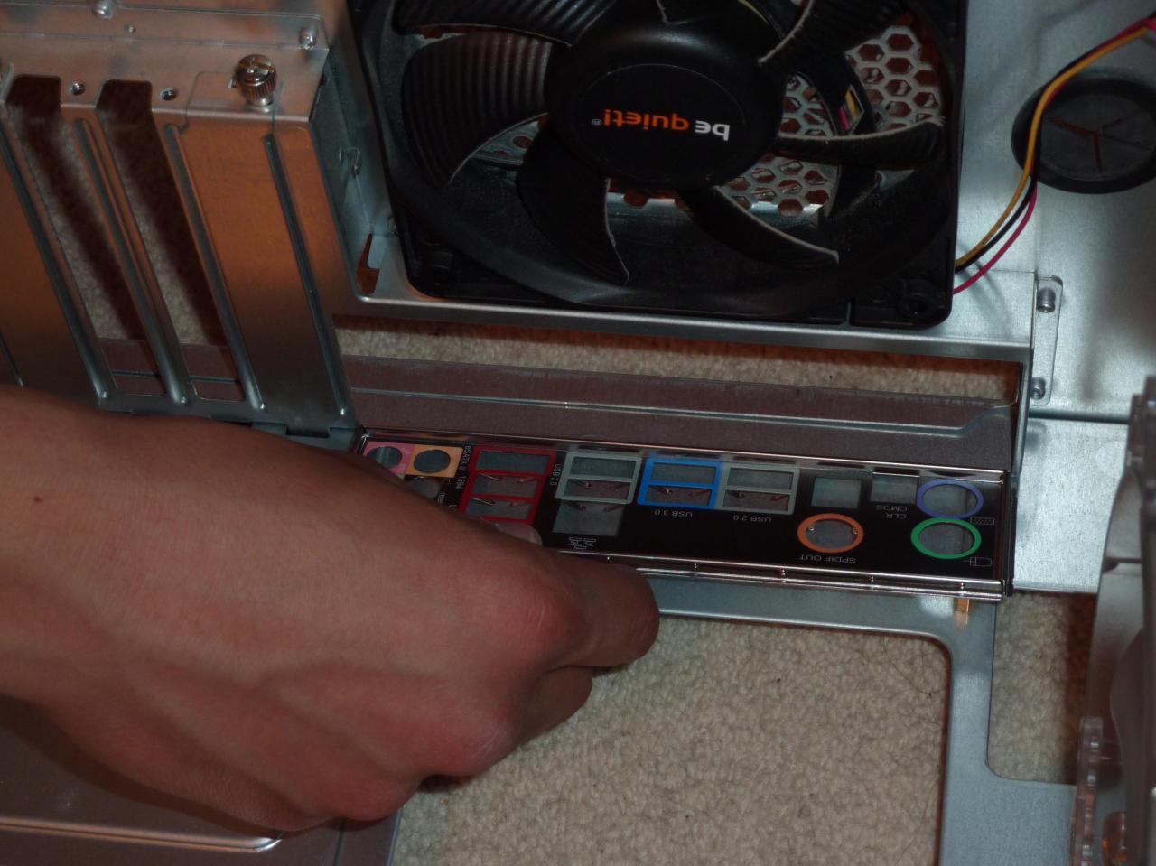 [01/10/2012] Tutorial zum Zusammenbau des PCs - Was ist zu beachten? (7)