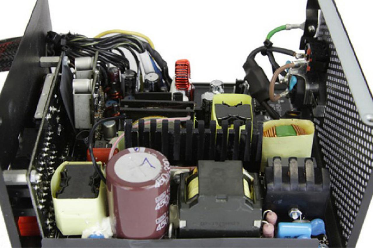 [05/11/2012] Neue Bilder zum Antec True Power New 650 Watt enthüllt (3)