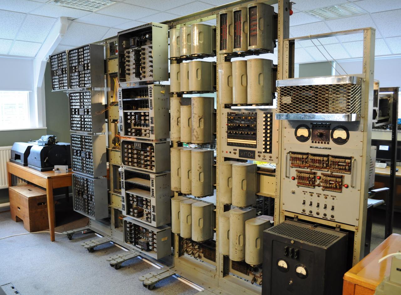 [22/11/2012] Der Harwell Dekatron Computer während der Restauration im British National Museum of Computing, Bletchley Park, März 2010.