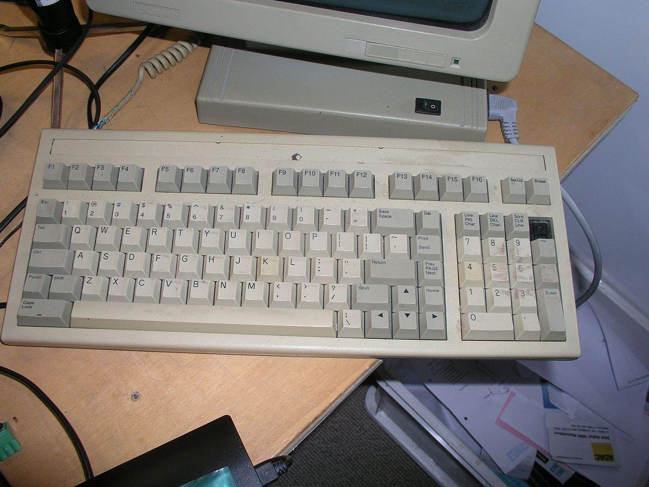 [09/11/2012] Update vom 10.11. mit Tastenfeld von 1977 und Kompakt-Tastatur aus Japan (7)