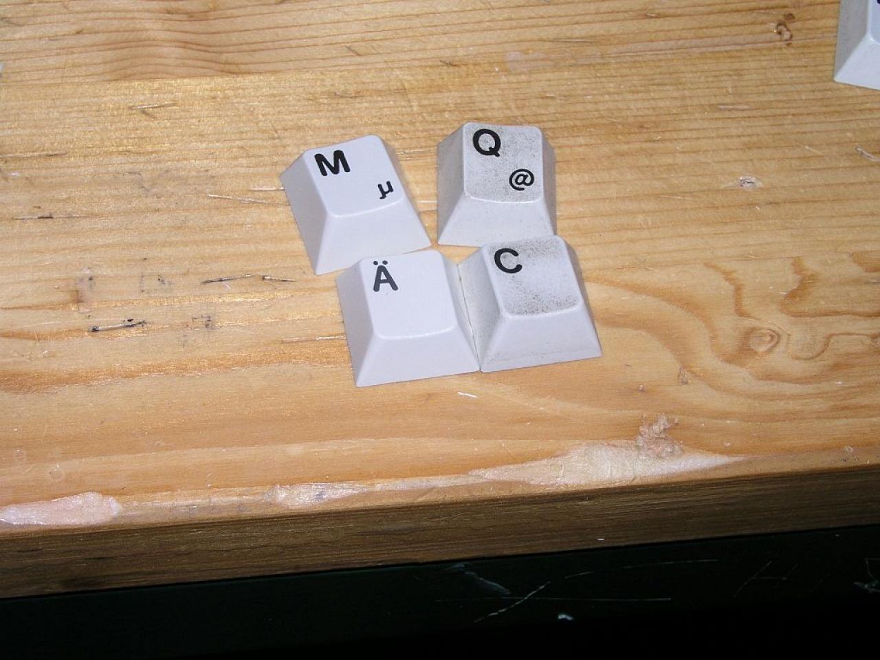 [09/11/2012] Update vom 10.11. mit Tastenfeld von 1977 und Kompakt-Tastatur aus Japan (10)