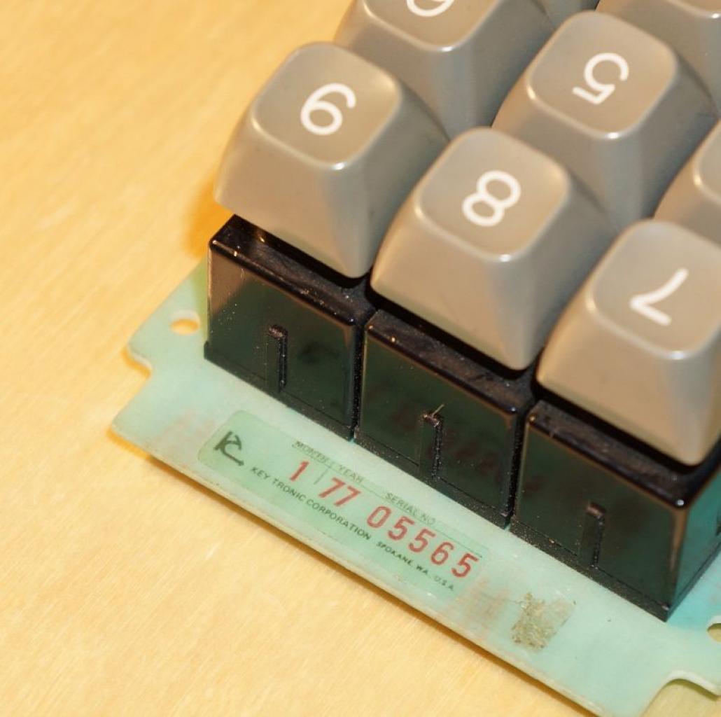 [09/11/2012] Update vom 10.11. mit Tastenfeld von 1977 und Kompakt-Tastatur aus Japan (4)
