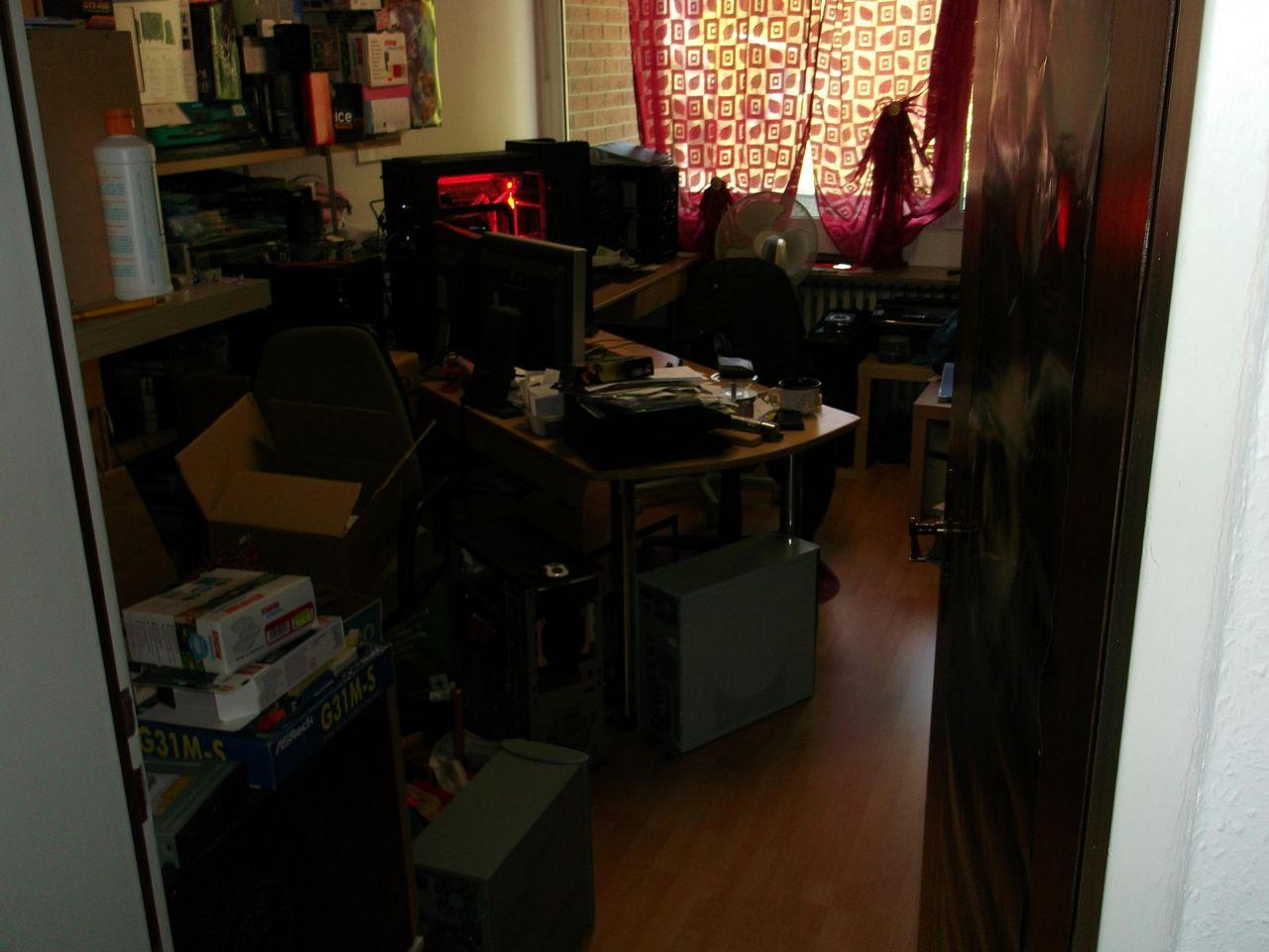 [09/11/2012] Update vom 12.11.: PC mit 6 Bildschirmen, Mainboards als Wandschmuck und mehr (1)