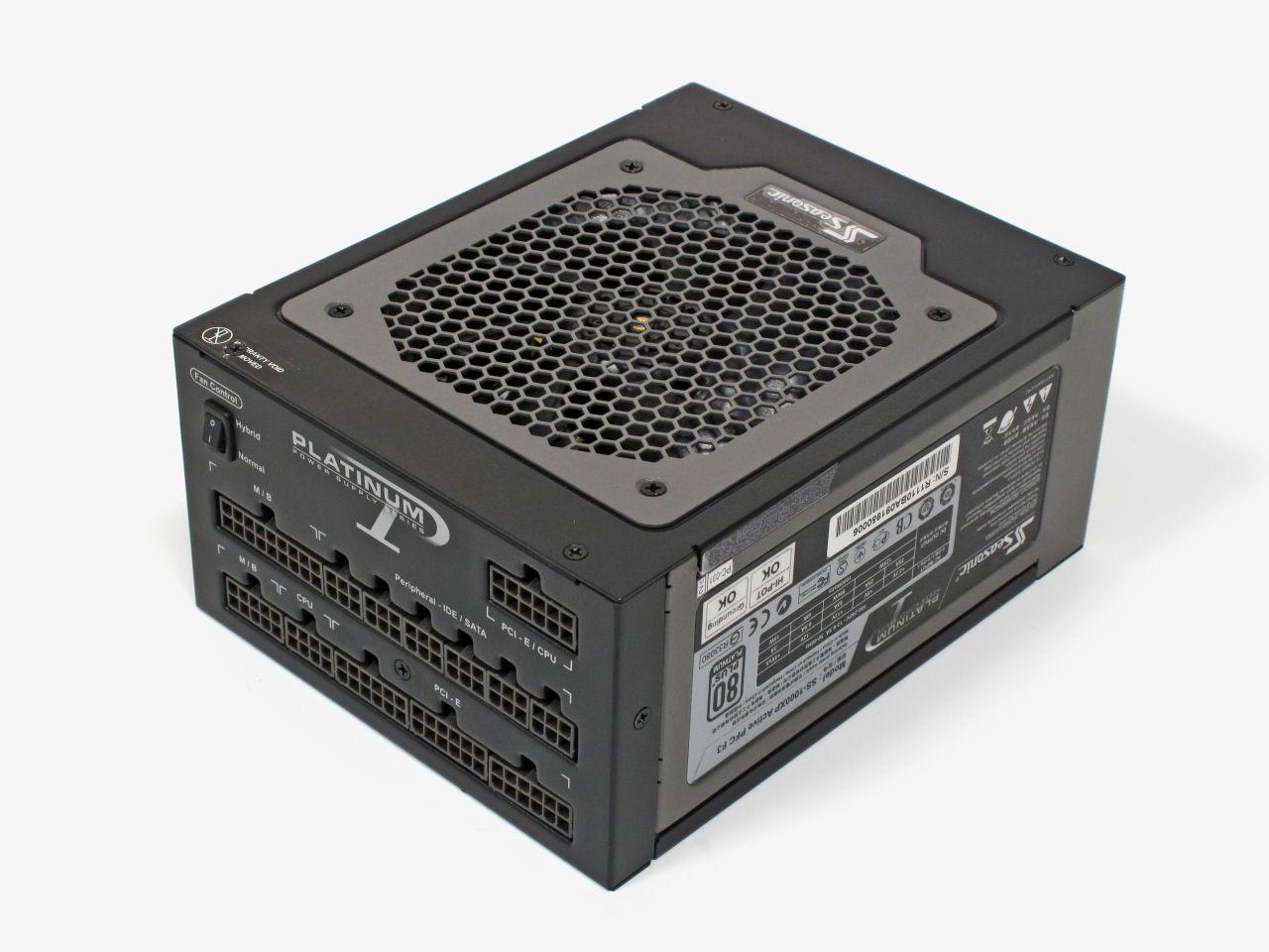 [29/11/2012] 3D: Auch im Spielebetrieb wird das Modell nicht lauter und bleibt bei 0,1 Sone extrem leise. (240 Euro)