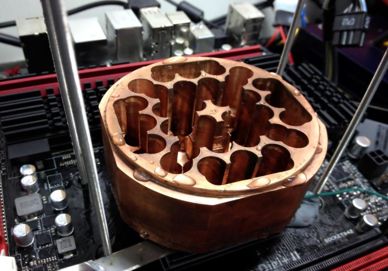 [15/11/2012] Neuer Vishera-Weltrekord: AMD FX-8350 auf 8.368,8 MHz übertaktet (4)