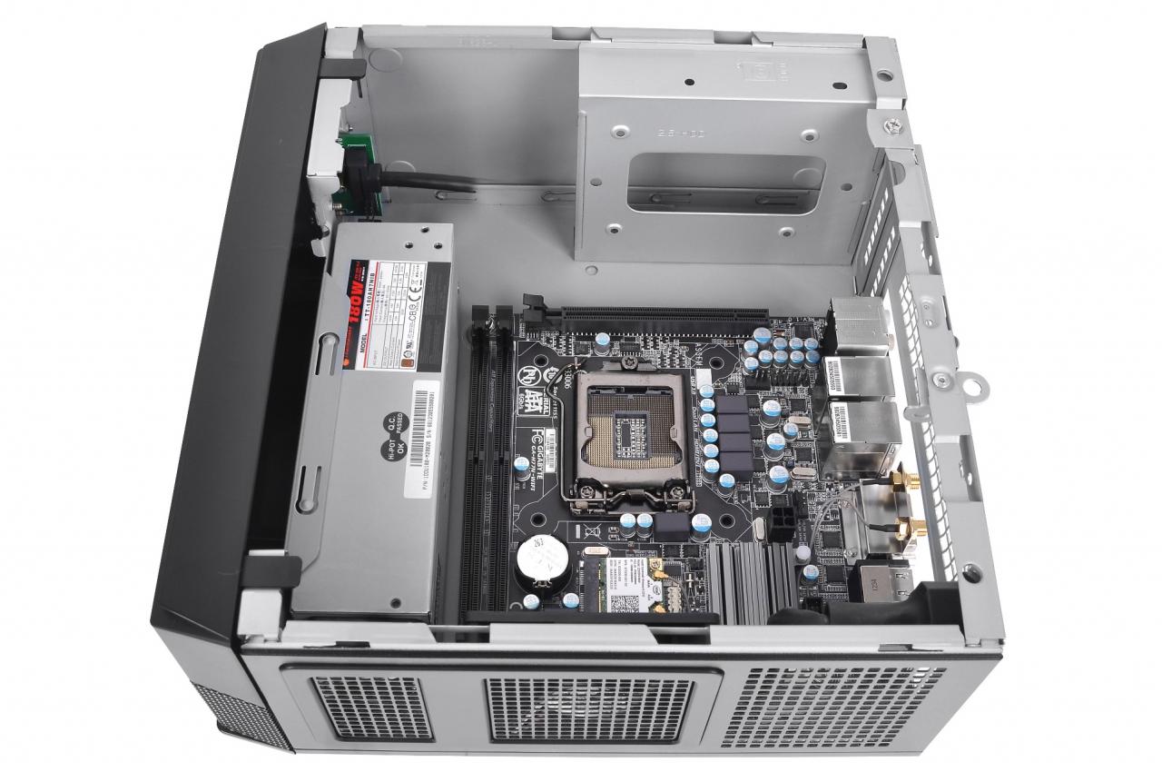 [26/11/2012] Thermaltake präsentiert ITX-Gehäuse mit integriertem Netzteil (2)