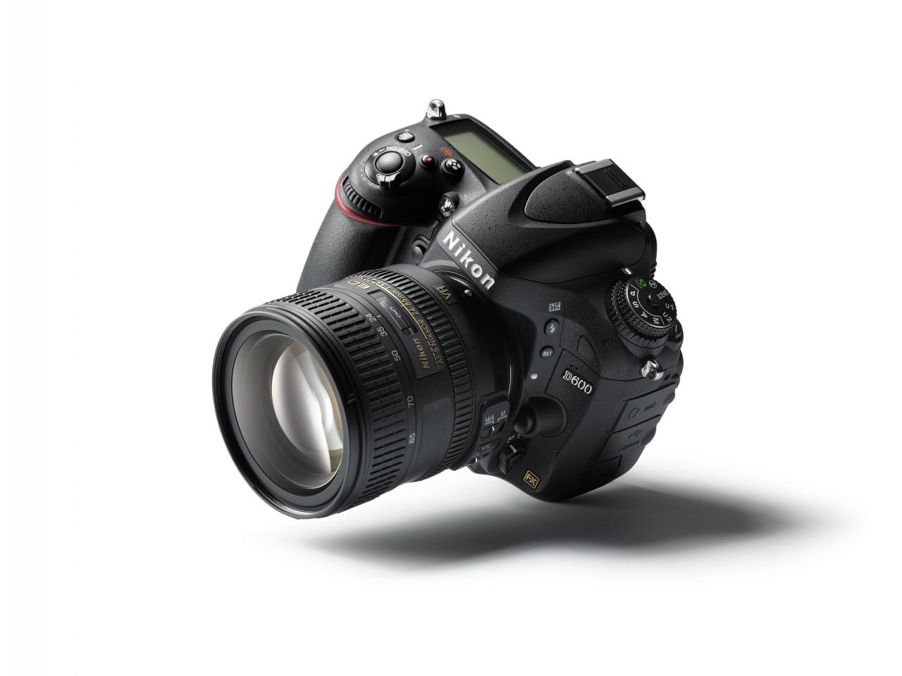 [20/12/2012] Wann baut mir endlich jemand die perfekte All-in-1-Lösung für meine Fotos? Vom schnellen Runterladen von der Kamera, Sortierung, Vertaggung, Bearbeitung, Sicherung, Verwaltung usw. - Im Moment nutze ich 10 Tools parallel, was echt nervt. :) (Thilo Bayer)