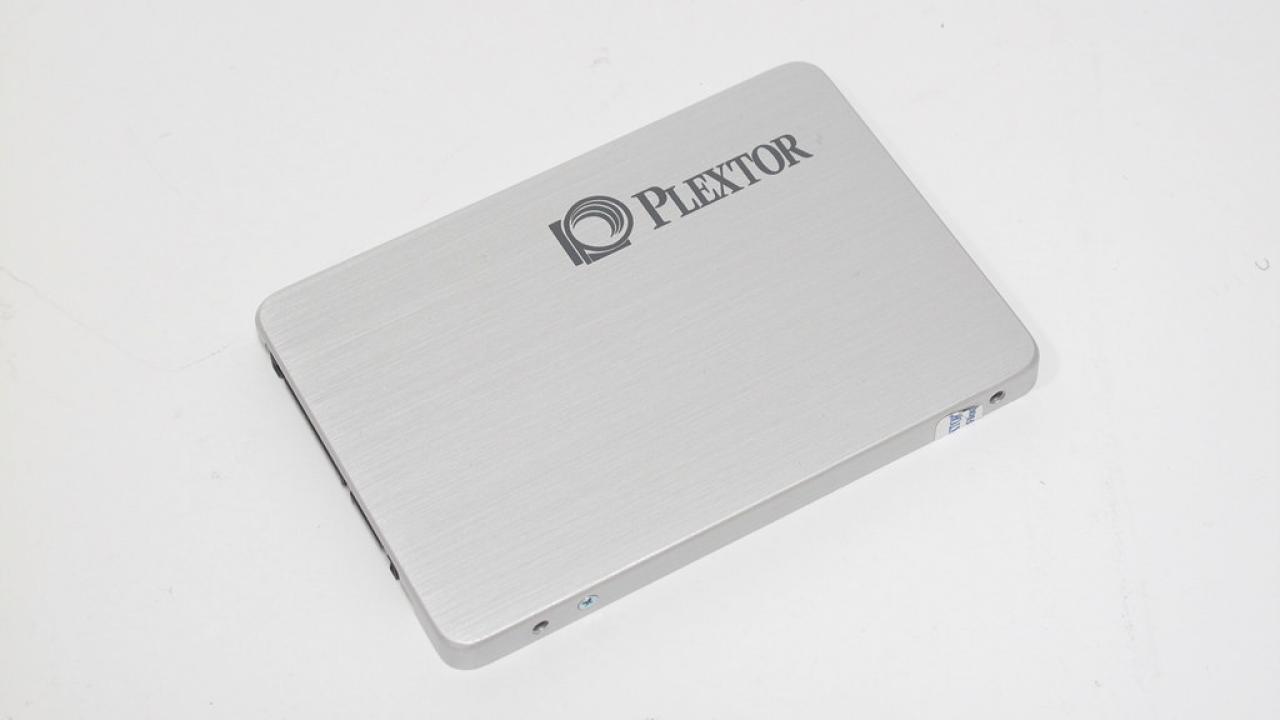 [13/12/2012] Plextor M5 Pro 128 Gigabyte: In der Klasse bis 128 GB führt Plextors M5 Pro unsere Hitliste an. Die SSD mit beschleunigtem Marvell-88SS9187-Controller und Toggle-DDR-Flashspeicher schlägt die OCZ Vertex 4 und Samsungs SSD 830, ist aber kein Schnäppchen. Preisvergleich