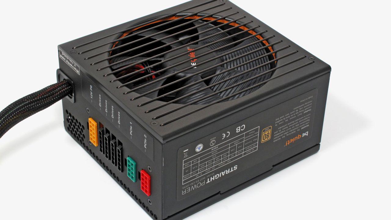 [13/12/2012] Be quiet Straight Power E9 580 W: Das Be quiet Straight Power E9 580W ist ein gelungenes Netzteil mit hohem Wirkungsgrad, langer Garantiezeit und geringem Betriebsgeräusch: Erst ab 80 Prozent Auslastung steigt die Lautheit auf sehr leise 0,4 Sone und bei Volllast sind es 1,2 Sone. Preisvergleich