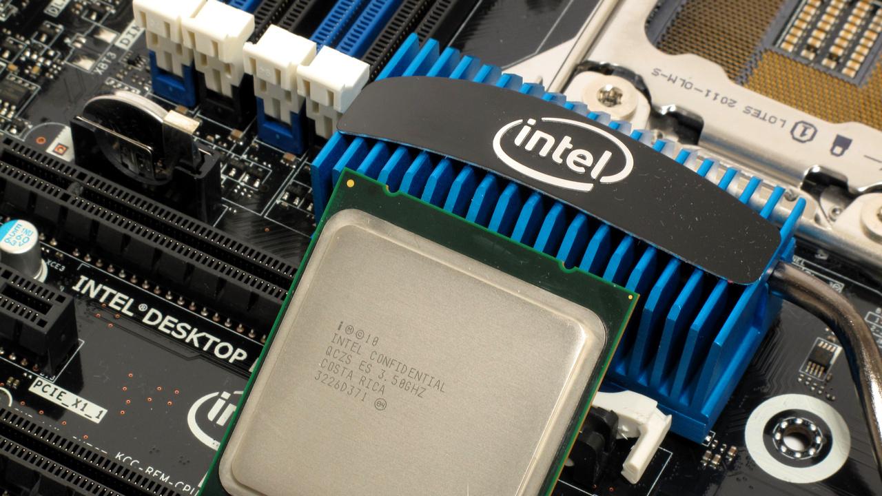 [19/12/2012] Im November, über ein Jahr nach dem Erscheinen des Core i7-3960X, schiebt Intel den 3970X nach - mit nur 100 bis 200 MHz mehr, ein klassisches 
