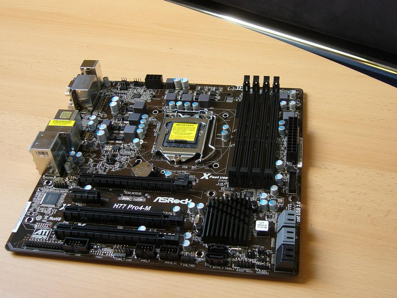 [14/12/2012] Update vom 15.12. mit Mainboards in Gold-Optik, mit Patronenkühler und zwei CPU-Sockeln (16)