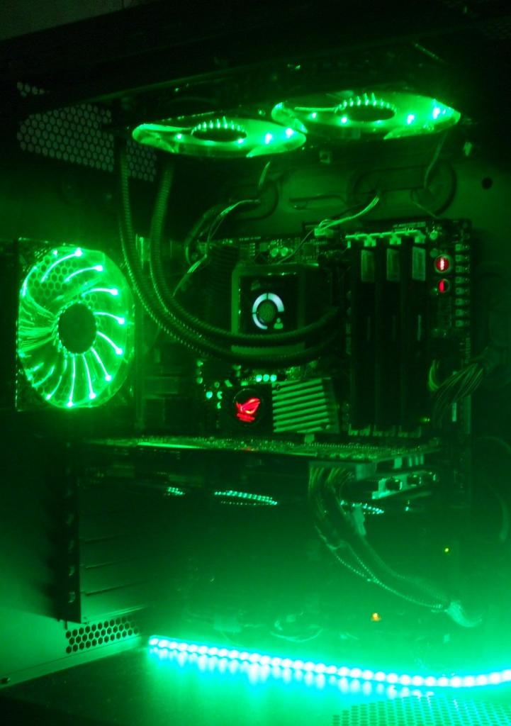 [30/12/2012] Update vom 30.12. mit neuer PC-Beleuchtung (17)