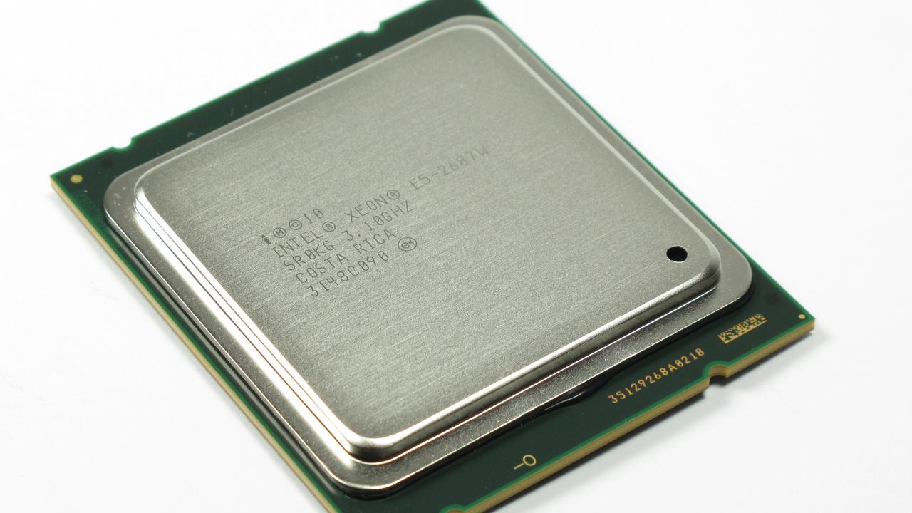 [19/12/2012] Den E5-2687W testen wir im März im Doppelpack, da sich die Xeons für den Sockel 2011 als Pärchen betreiben lassen