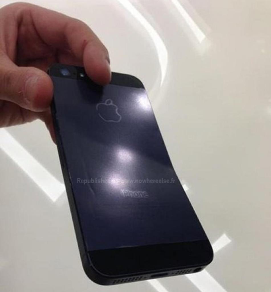 [27/12/2012] Ein verbogenes und noch funktionierendes iPhone 5. (4)