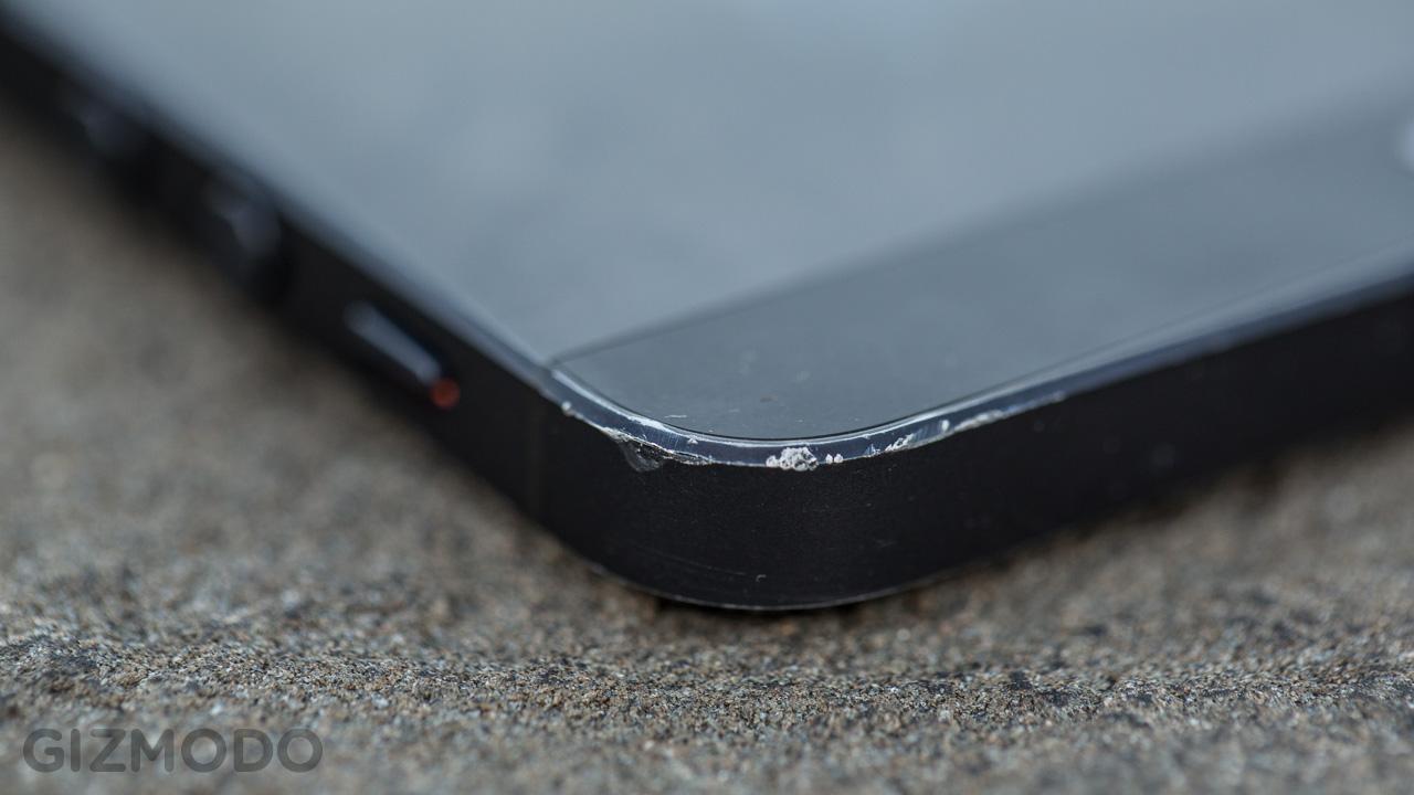 [01/12/2012] iPhone 5: Ohne Schutzhülle deutliche Gebrauchsspuren nach Langzeittest (4)