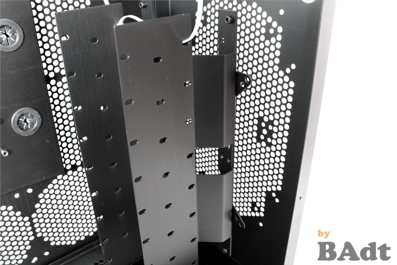 [28/12/2012] PCGHX-Review: Phobya WaCoolIT Ultrabig Watercase - Aluminium-Edition (11)