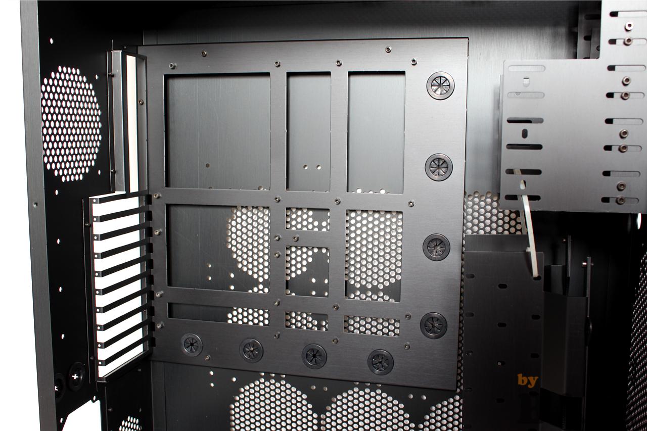 [28/12/2012] PCGHX-Review: Phobya WaCoolIT Ultrabig Watercase - Aluminium-Edition (13)