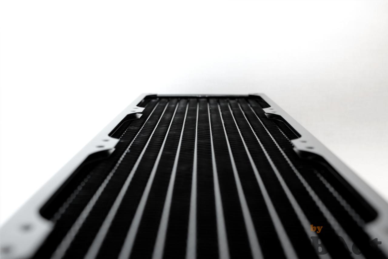 [28/12/2012] PCGHX-Review: Phobya WaCoolIT Ultrabig Watercase - Aluminium-Edition (18)