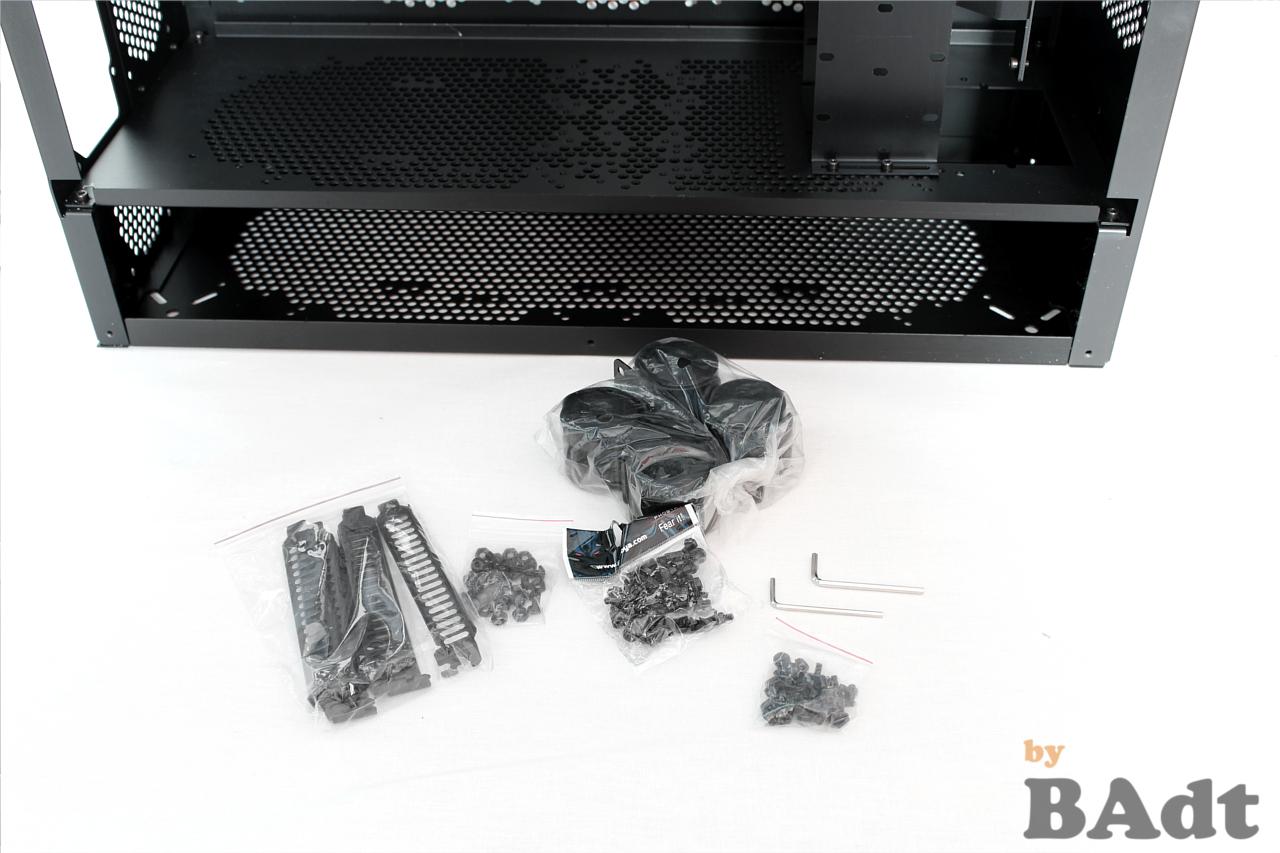 [28/12/2012] PCGHX-Review: Phobya WaCoolIT Ultrabig Watercase - Aluminium-Edition (3)