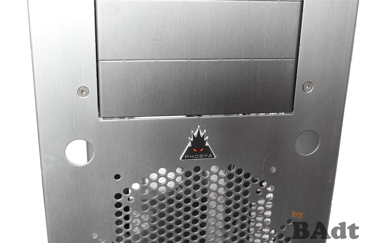 [28/12/2012] PCGHX-Review: Phobya WaCoolIT Ultrabig Watercase - Aluminium-Edition (4)