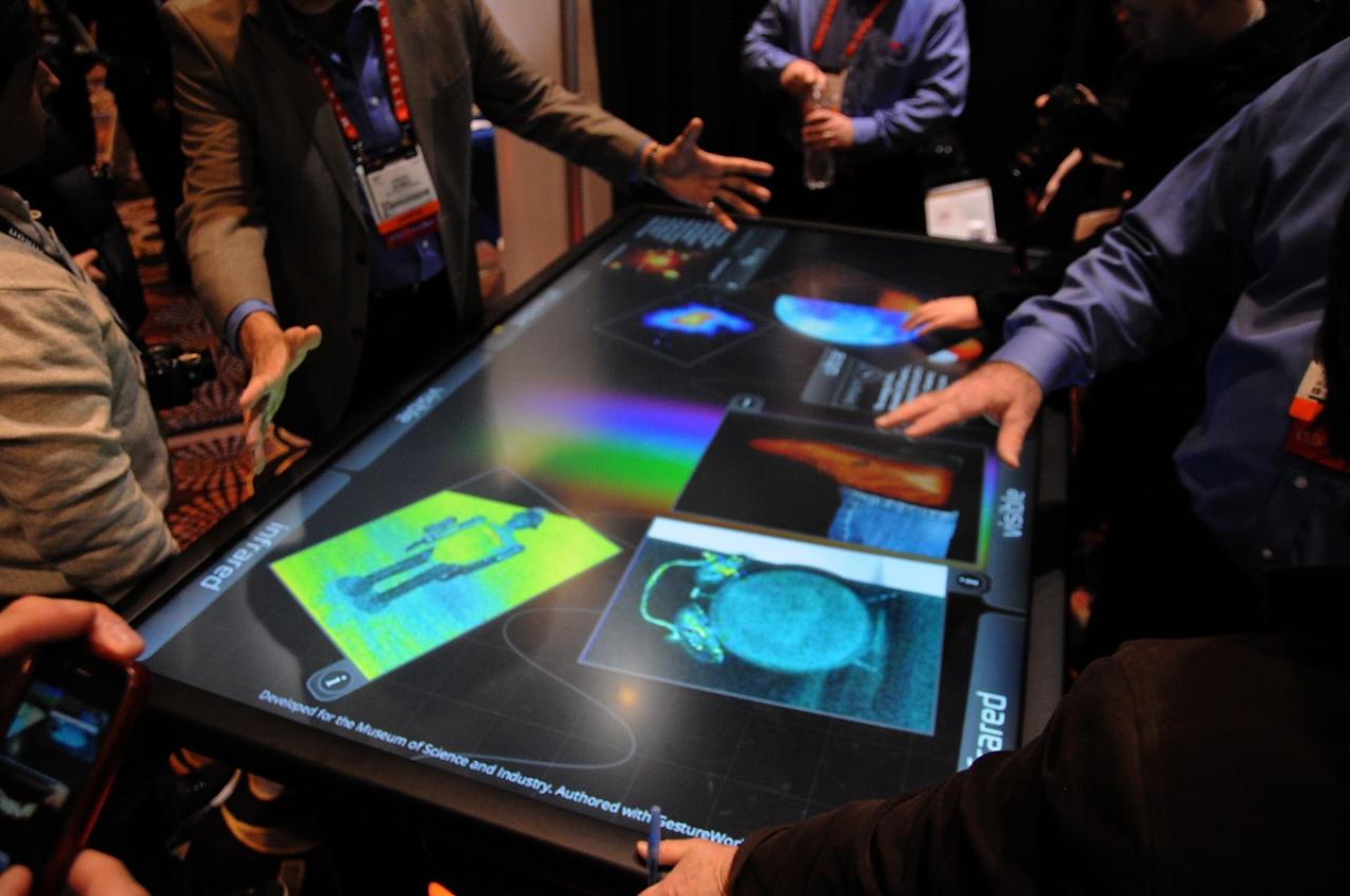 [07/01/2013] CES: 3M präsentiert Touch-Tisch mit 84 Zoll Bildschirmdiagonale und 4K-Auflösung (2)