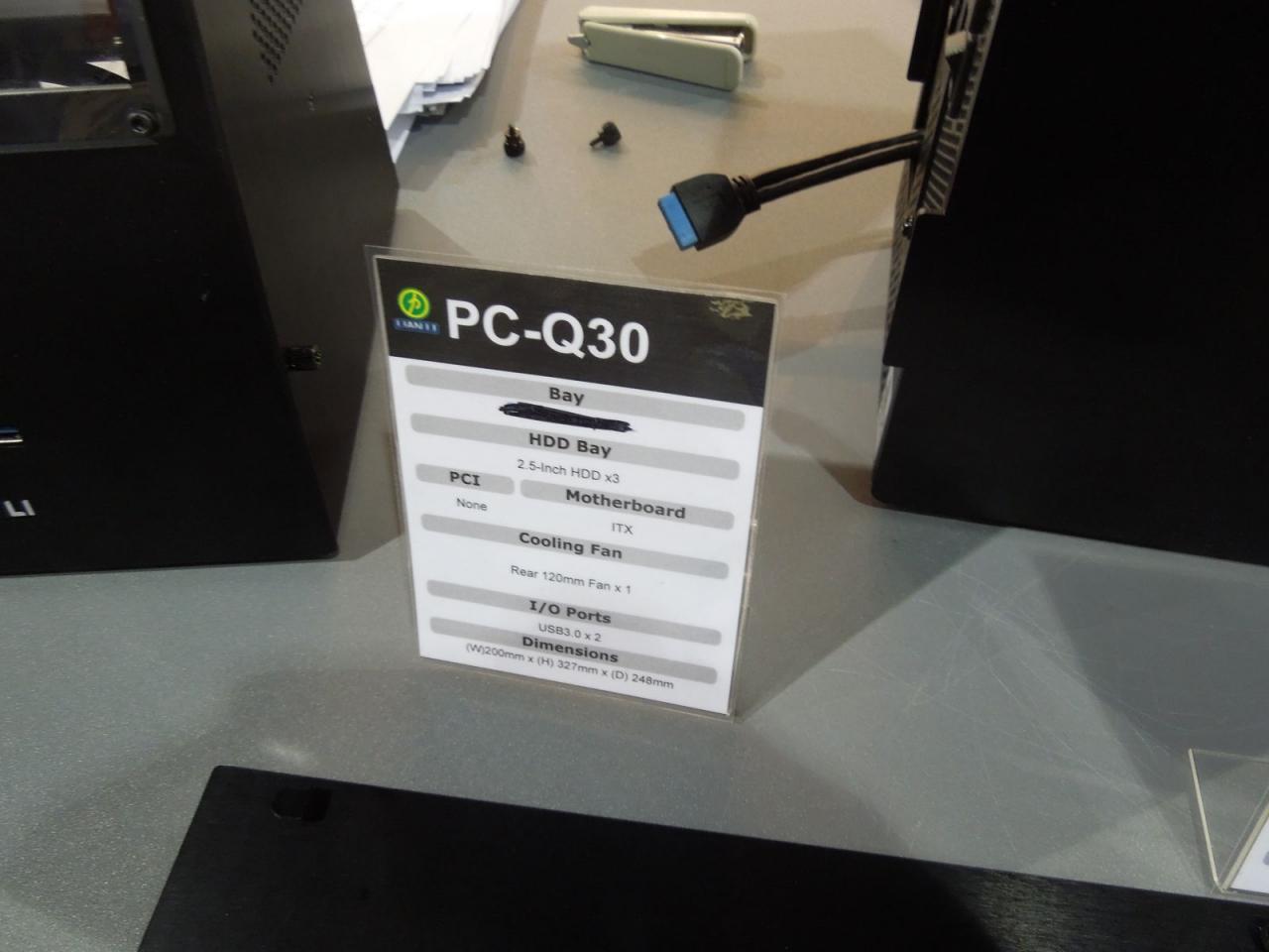 [11/01/2013] Lian Li PC-Q30 (2)