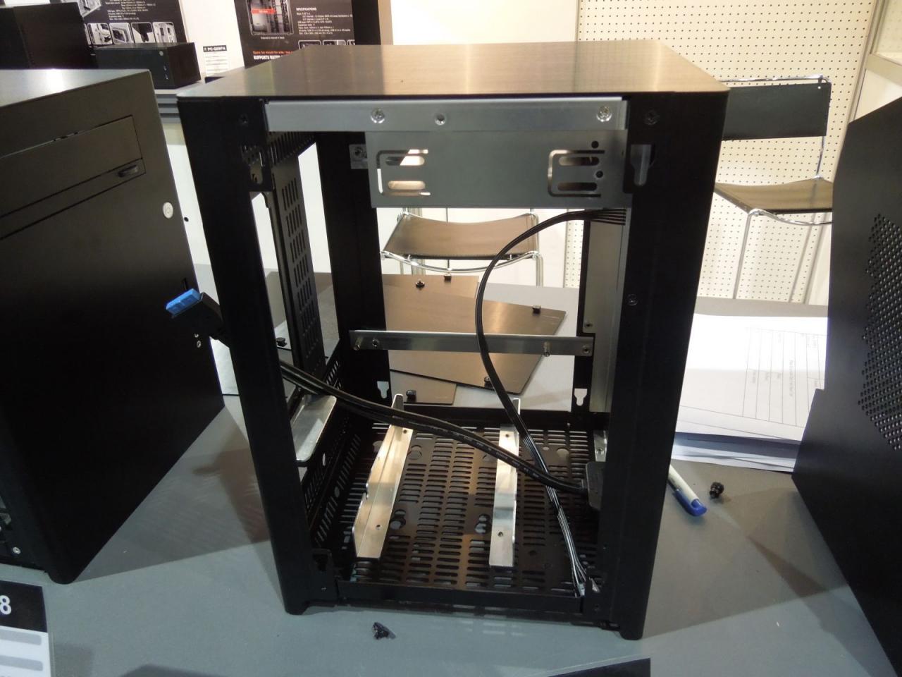 [11/01/2013] Lian Li PC-Q27 (3)