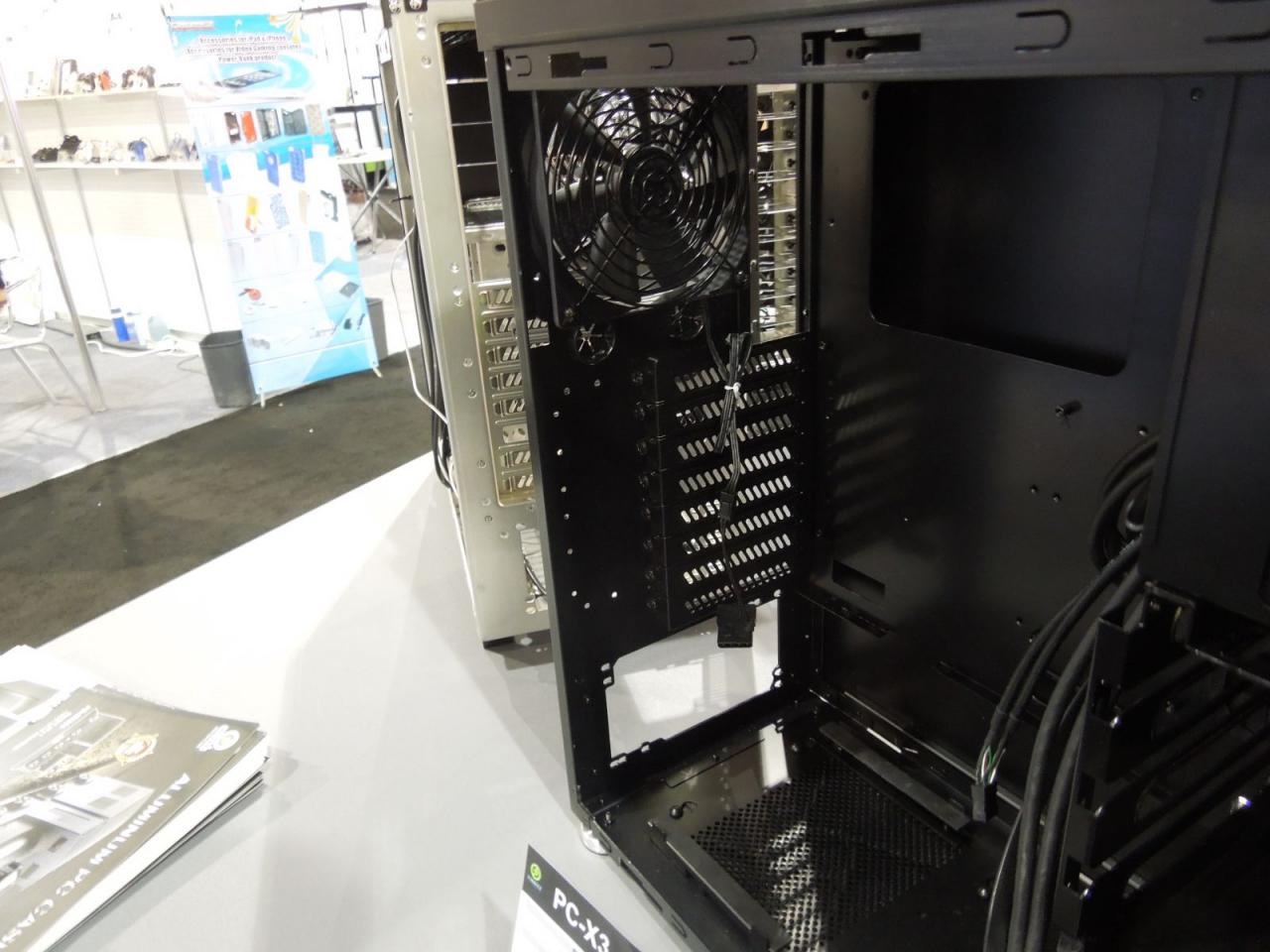 [11/01/2013] Lian Li PC-X3 (3)