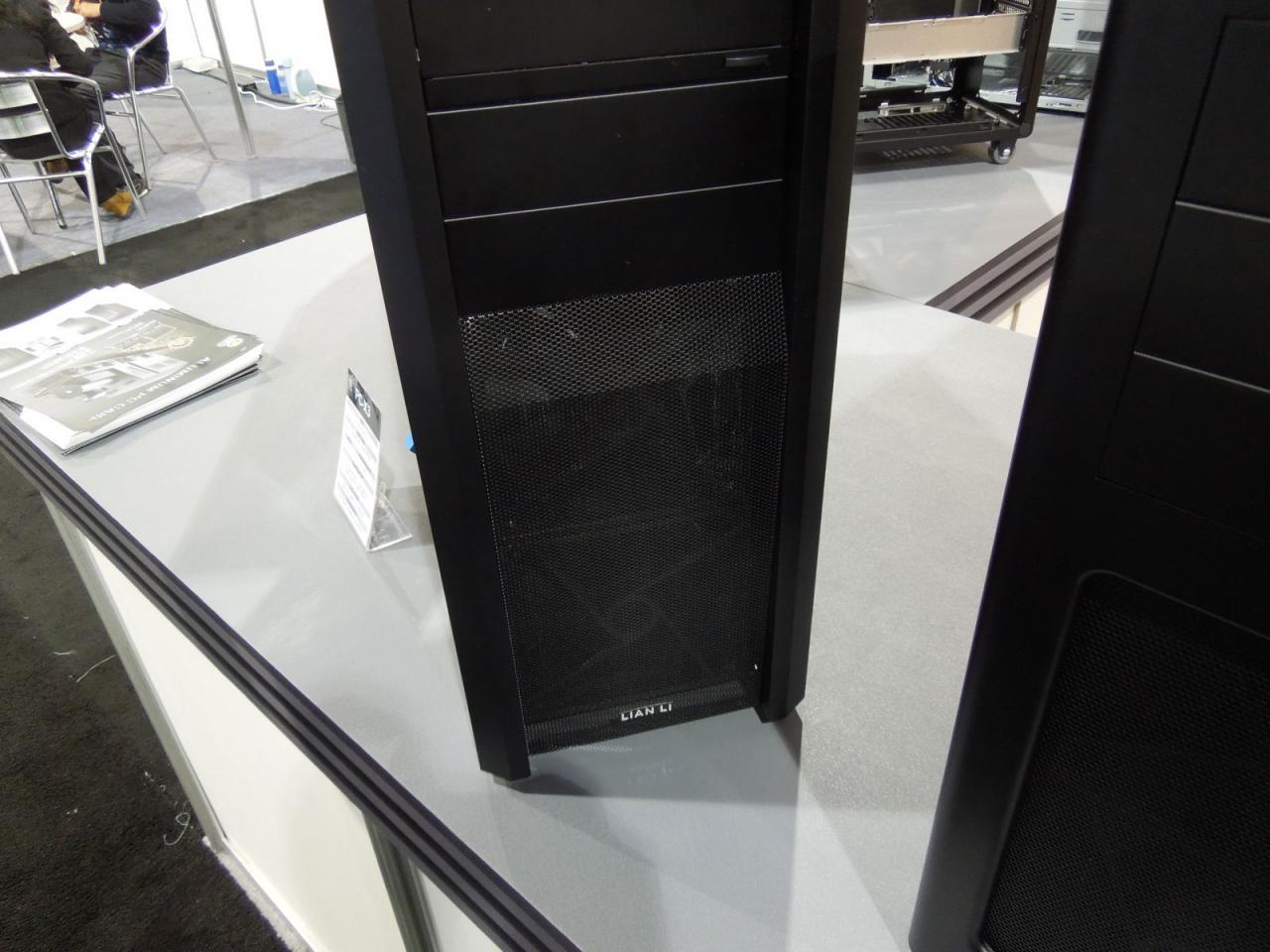 [11/01/2013] Lian Li PC-X3 (6)