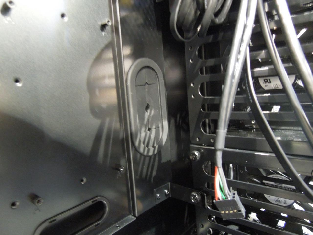 [11/01/2013] Lian Li PC-X3 (8)