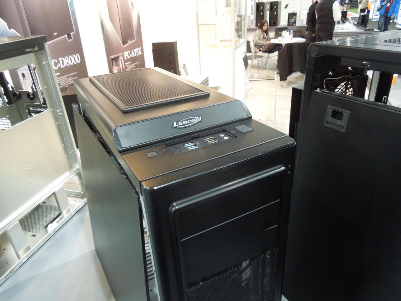 [11/01/2013] Lian Li PC-V850 (9)
