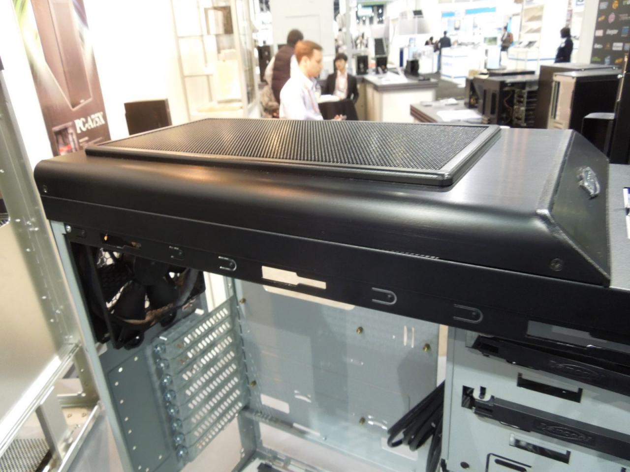 [11/01/2013] Lian Li PC-K67 (3)