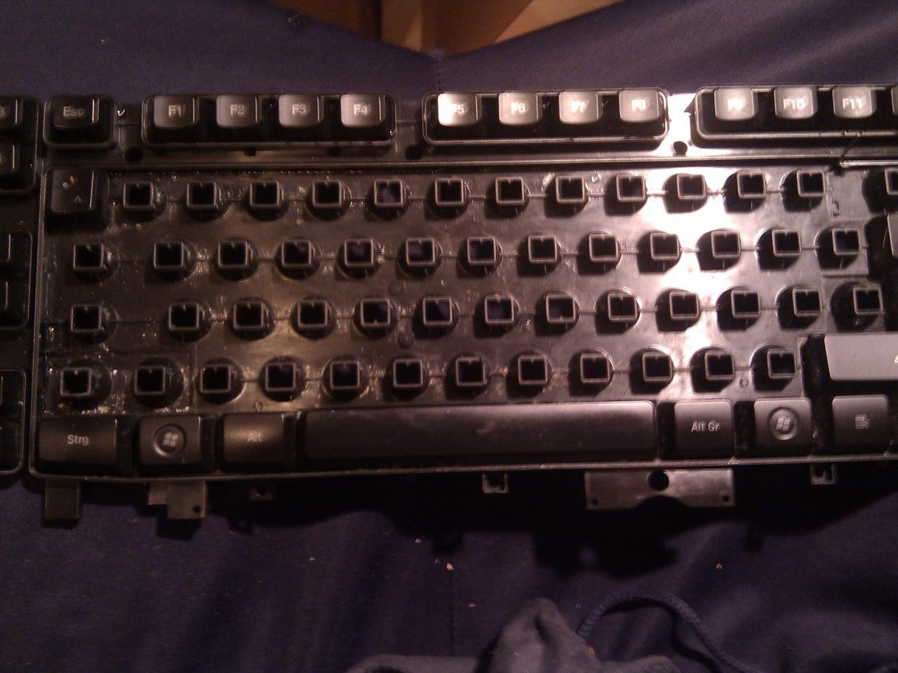 [02/01/2013] Logitech G510: So bauen Sie die Tasten des Gaming-Keyboards für die Grundreinigung aus. (14)