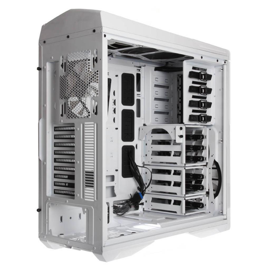[09/01/2013] NZXT präsentiert mit Phantom 630 neuen Midi-Tower - kleineres Schwestermodell des Phantom 820 (12)